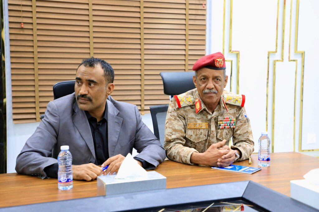 محافظ حضرموت يترأس اجتماعًا للجنة الأمنية بالمحافظة محافظ حضرموت يترأس اجتماعًا للجنة الأمنية بالمحافظة