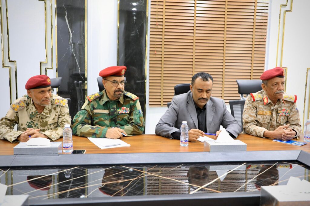 محافظ حضرموت يترأس اجتماعًا للجنة الأمنية بالمحافظة محافظ حضرموت يترأس اجتماعًا للجنة الأمنية بالمحافظة