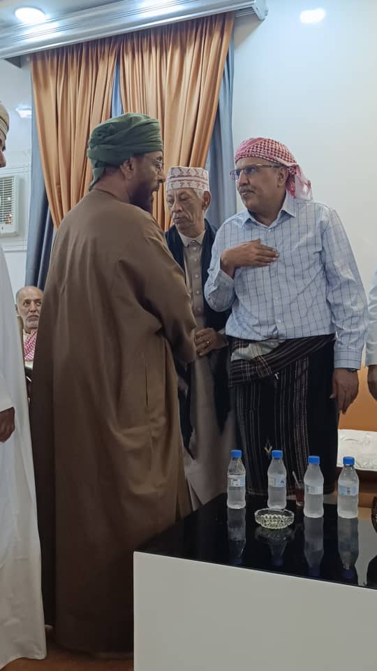 الكثيري وباعوم في ضيافة الشيخ المنصب سالم عبدالرحمن باوزير في بيته العامر بمدينة السلام سيؤن الكثيري وباعوم في ضيافة الشيخ المنصب سالم عبدالرحمن باوزير في بيته العامر بمدينة السلام سيؤن