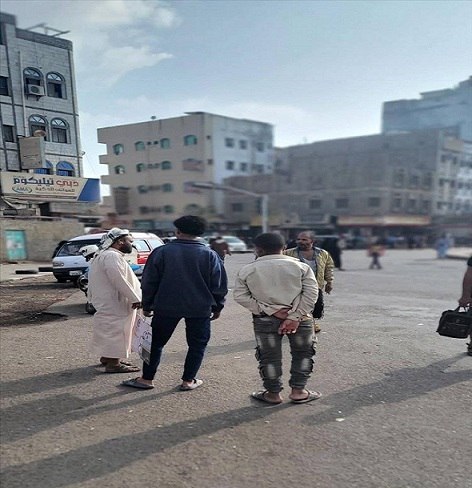 أزمة مواصلات خانقة تضرب عدن بعد توقف حافلات الغاز عن العمل - أزمة مواصلات خانقة تضرب عدن بعد توقف حافلات الغاز عن العمل -