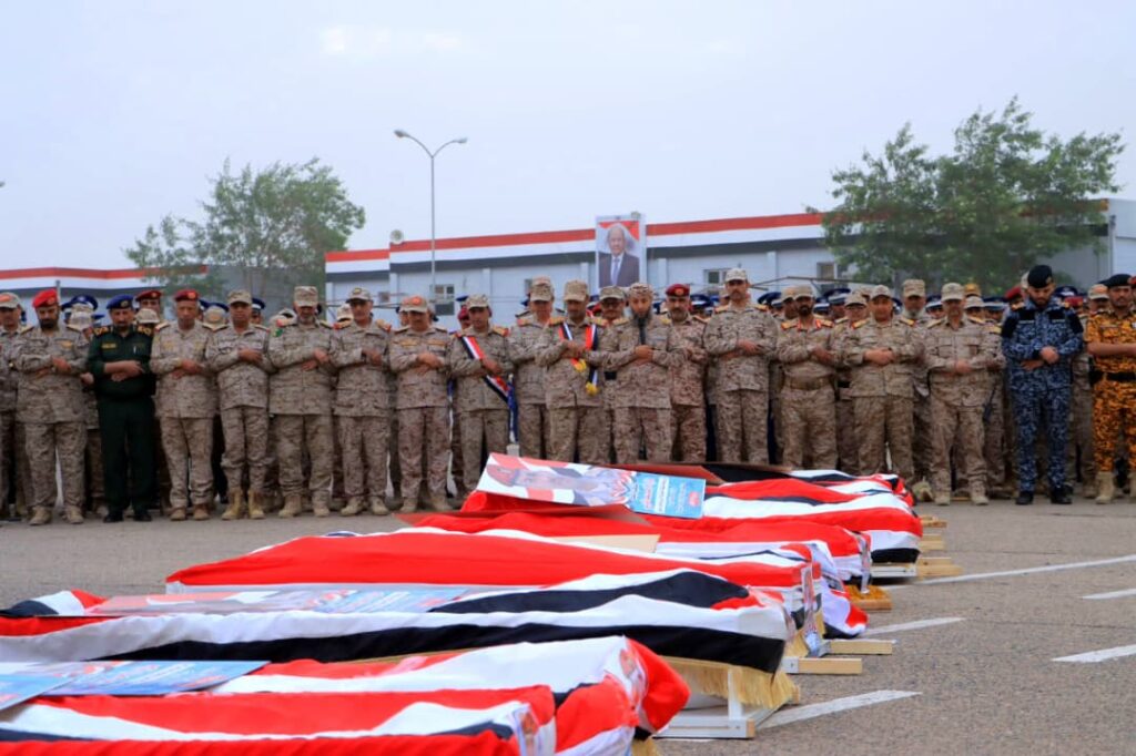 تشييع رسمي وشعبي بمأرب لعدد من شهداء الواجب بالمنطقة العسكرية الأولى تشييع رسمي وشعبي بمأرب لعدد من شهداء الواجب بالمنطقة العسكرية الأولى