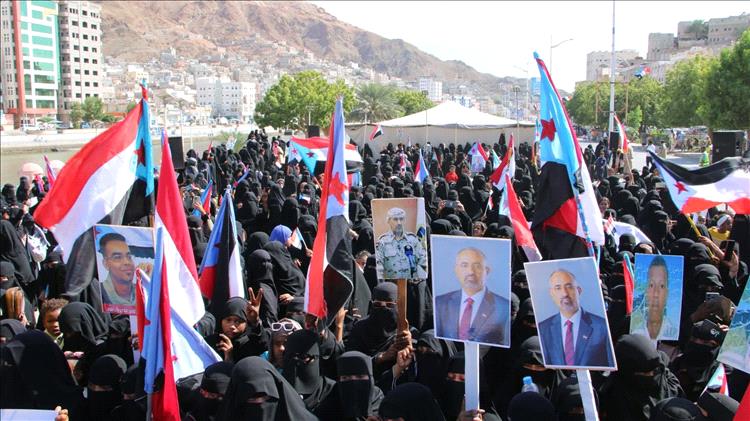 اخبار وتقارير - صور - حرائر حضرموت يتجمعن بالمكلا في حشد غفير دعماً لاستقلال دولة الجنوب اخبار وتقارير - صور - حرائر حضرموت يتجمعن بالمكلا في حشد غفير دعماً لاستقلال دولة الجنوب