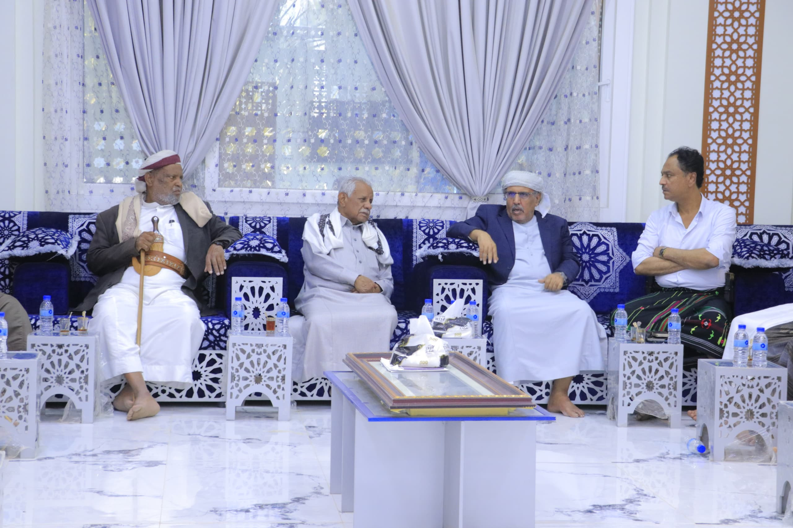 الكثيري وباعوم يزوران سكرتارية قبائل آل كثير برئاسة الشيخ عبدالله صالح الكثيري وباعوم يزوران سكرتارية قبائل آل كثير برئاسة الشيخ عبدالله صالح