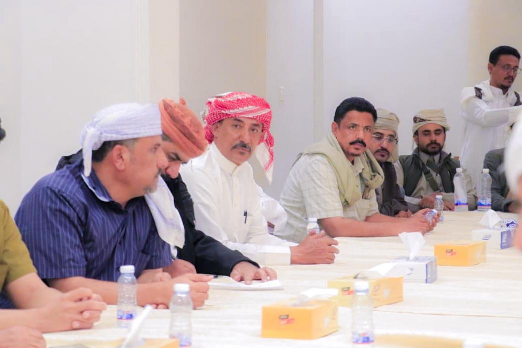 الكثيري يلتقي بعدد من مشايخ قبيلة يافع بمديرية القطن ويشيد بدورهم في تأمين المديرية ودعم جهود تحرير الوادي الكثيري يلتقي بعدد من مشايخ قبيلة يافع بمديرية القطن ويشيد بدورهم في تأمين المديرية ودعم جهود تحرير الوادي