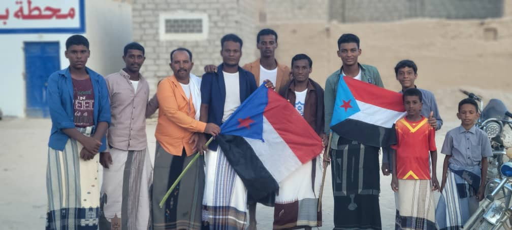 قيادة انتقالي تريم تشارك أبناء منطقة بإعلال فرحتهم بالتحرير وانتصار القوات المسلحة الجنوبية قيادة انتقالي تريم تشارك أبناء منطقة بإعلال فرحتهم بالتحرير وانتصار القوات المسلحة الجنوبية