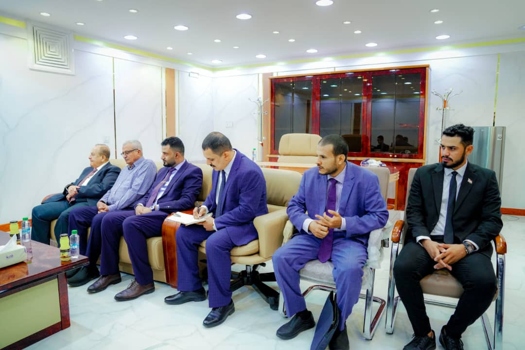 الرئيس الزُبيدي يبحث مع القائم بأعمال السفير الصيني تعزيز العلاقات الثنائية ودعم جهود التنمية الرئيس الزُبيدي يبحث مع القائم بأعمال السفير الصيني تعزيز العلاقات الثنائية ودعم جهود التنمية