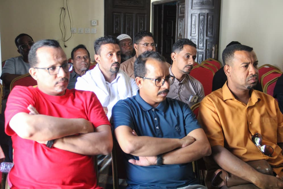 تنفيذية انتقالي حضرموت تدعو جماهير المحافظة للاعتصام المفتوح بالمكلا تنفيذية انتقالي حضرموت تدعو جماهير المحافظة للاعتصام المفتوح بالمكلا