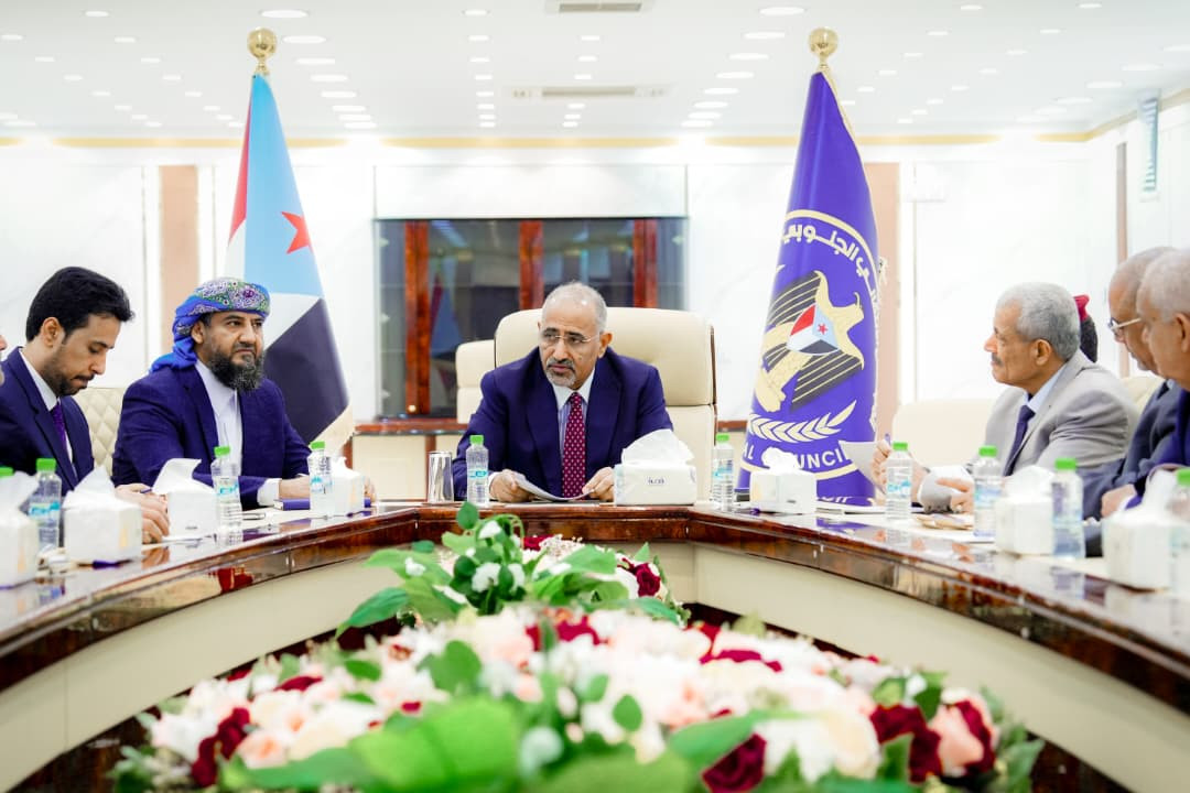 الرئيس الزُبيدي يرأس اجتماعًا مهمًا للقيادة التنفيذية العليا للمجلس الانتقالي الجنوبي الرئيس الزُبيدي يرأس اجتماعًا مهمًا للقيادة التنفيذية العليا للمجلس الانتقالي الجنوبي