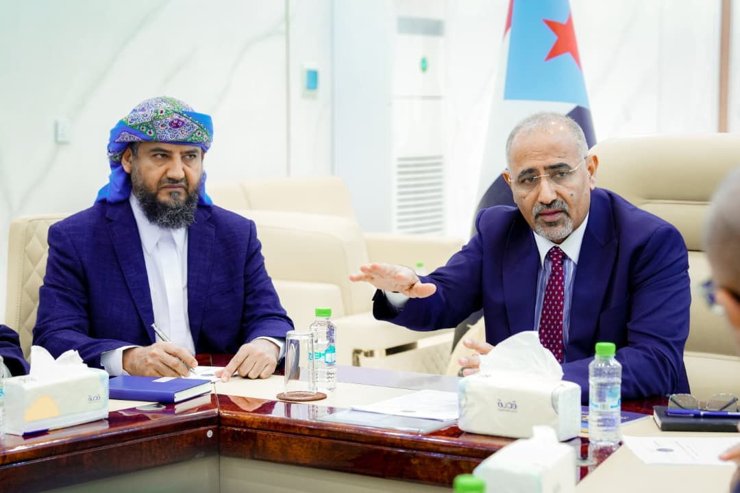 الرئيس الزُبيدي يرأس اجتماعًا مهمًا للقيادة التنفيذية العليا للمجلس الانتقالي الجنوبي الرئيس الزُبيدي يرأس اجتماعًا مهمًا للقيادة التنفيذية العليا للمجلس الانتقالي الجنوبي
