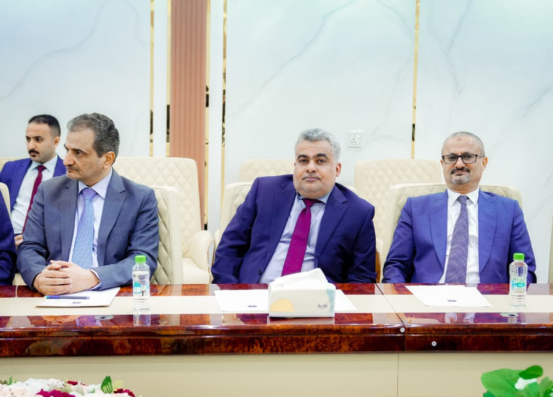 الرئيس الزُبيدي يرأس اجتماعًا مهمًا للقيادة التنفيذية العليا للمجلس الانتقالي الجنوبي الرئيس الزُبيدي يرأس اجتماعًا مهمًا للقيادة التنفيذية العليا للمجلس الانتقالي الجنوبي