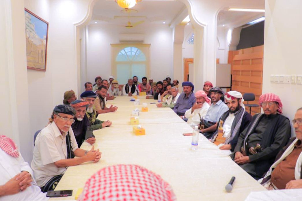 الكثيري يلتقي عدداً من مشايخ ووجهاء قبائل يافع في وادي حضرموت الكثيري يلتقي عدداً من مشايخ ووجهاء قبائل يافع في وادي حضرموت