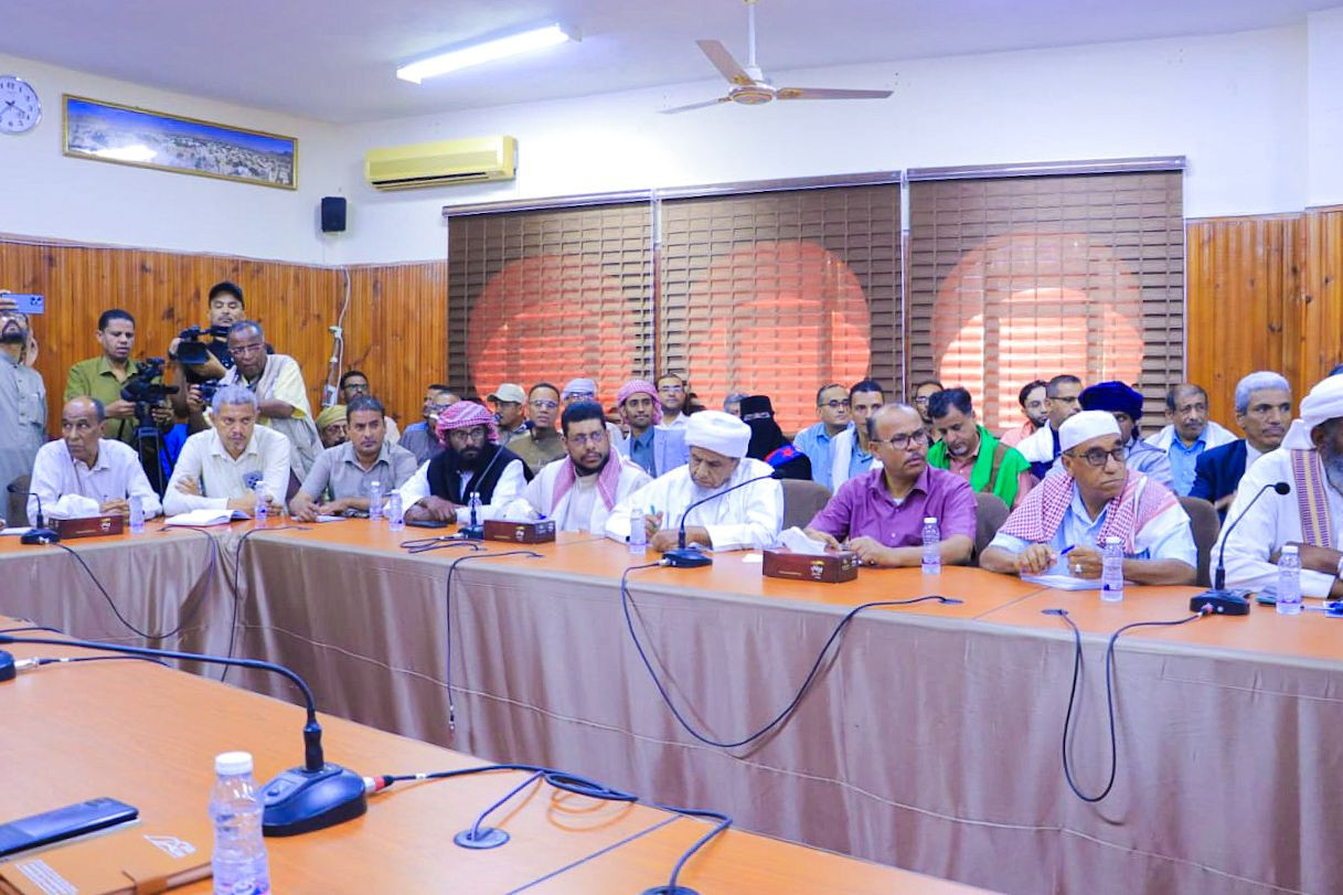 الكثيري يرأس اجتماعًا تنسيقيًا موسّعًا للمكتب التنفيذي بالوادي والصحراء والقيادة المحلية للمجلس الانتقالي الكثيري يرأس اجتماعًا تنسيقيًا موسّعًا للمكتب التنفيذي بالوادي والصحراء والقيادة المحلية للمجلس الانتقالي