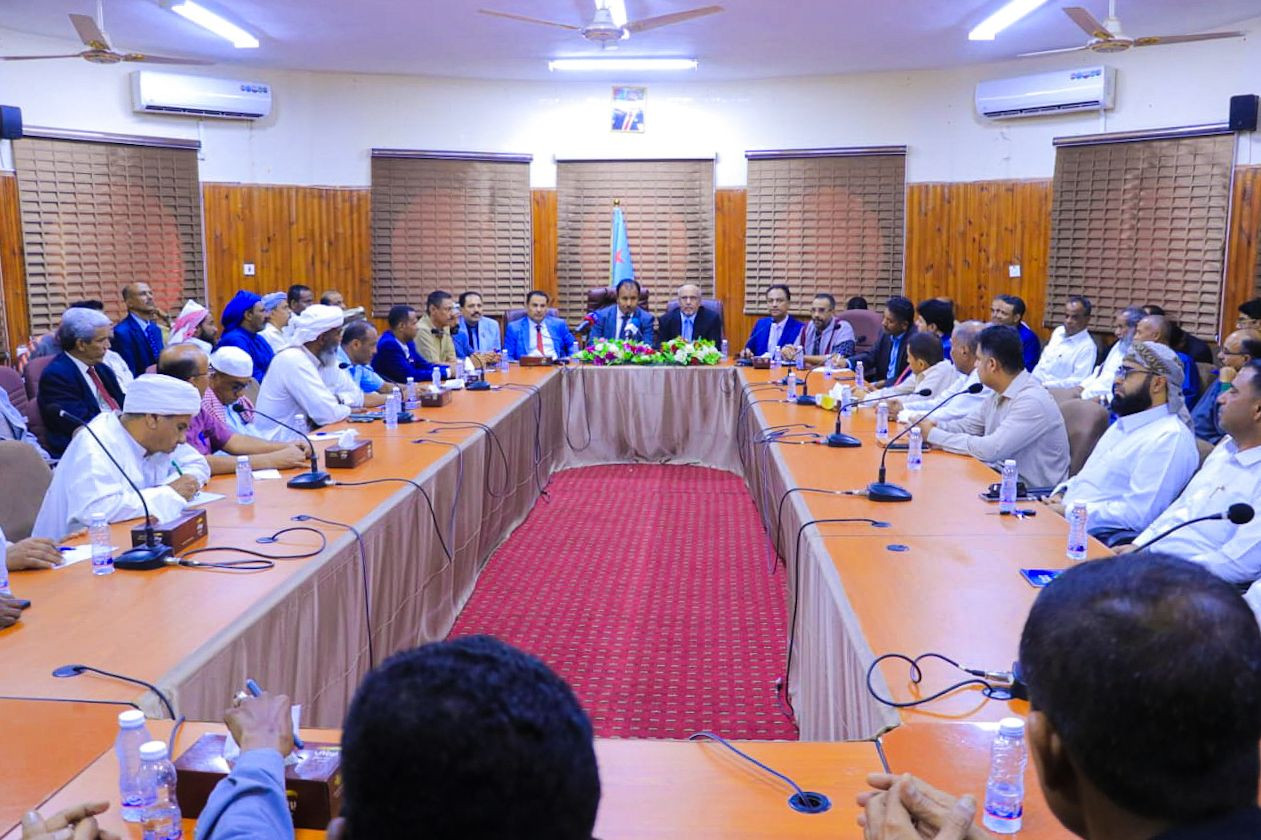 الكثيري يرأس اجتماعًا تنسيقيًا موسّعًا للمكتب التنفيذي بالوادي والصحراء والقيادة المحلية للمجلس الانتقالي الكثيري يرأس اجتماعًا تنسيقيًا موسّعًا للمكتب التنفيذي بالوادي والصحراء والقيادة المحلية للمجلس الانتقالي