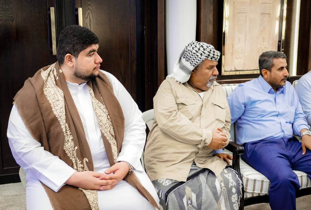 الرئيس الزُبيدي يستقبل وفدًا من أبناء المهرة ويجدد دعمه لتمكين أبناء المحافظة من إدارة شؤونهم الرئيس الزُبيدي يستقبل وفدًا من أبناء المهرة ويجدد دعمه لتمكين أبناء المحافظة من إدارة شؤونهم