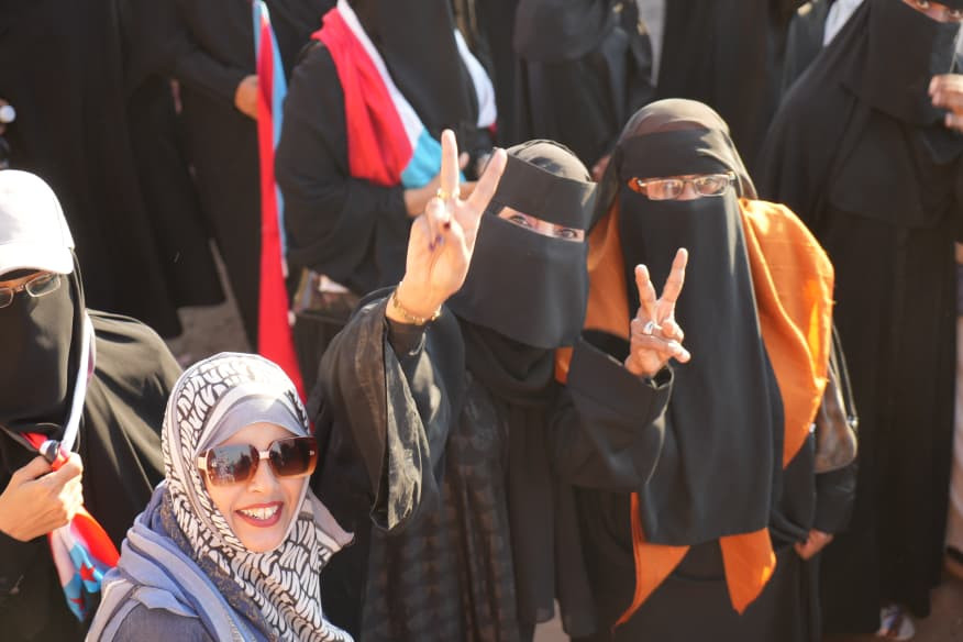 استجابة لدعوة انتقالي العاصمة.. احتشاد جماهيري واعتصام شعبي بعدن يطالب إعلان دولة الجنوب العربي استجابة لدعوة انتقالي العاصمة.. احتشاد جماهيري واعتصام شعبي بعدن يطالب إعلان دولة الجنوب العربي