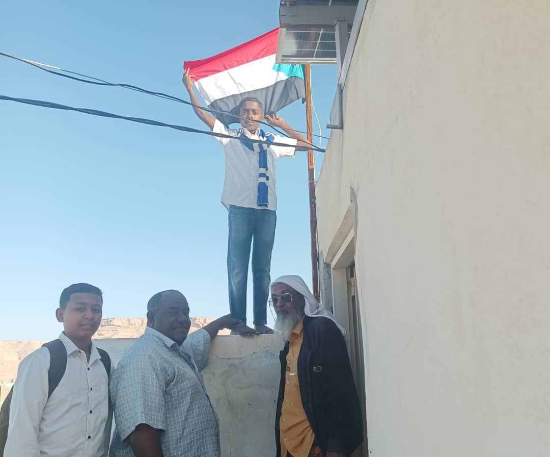 انتقالي تريم يدشن حملة رفع أعلام العلم الوطني الجنوبي في المدارس والمباني الحكومية انتقالي تريم يدشن حملة رفع أعلام العلم الوطني الجنوبي في المدارس والمباني الحكومية