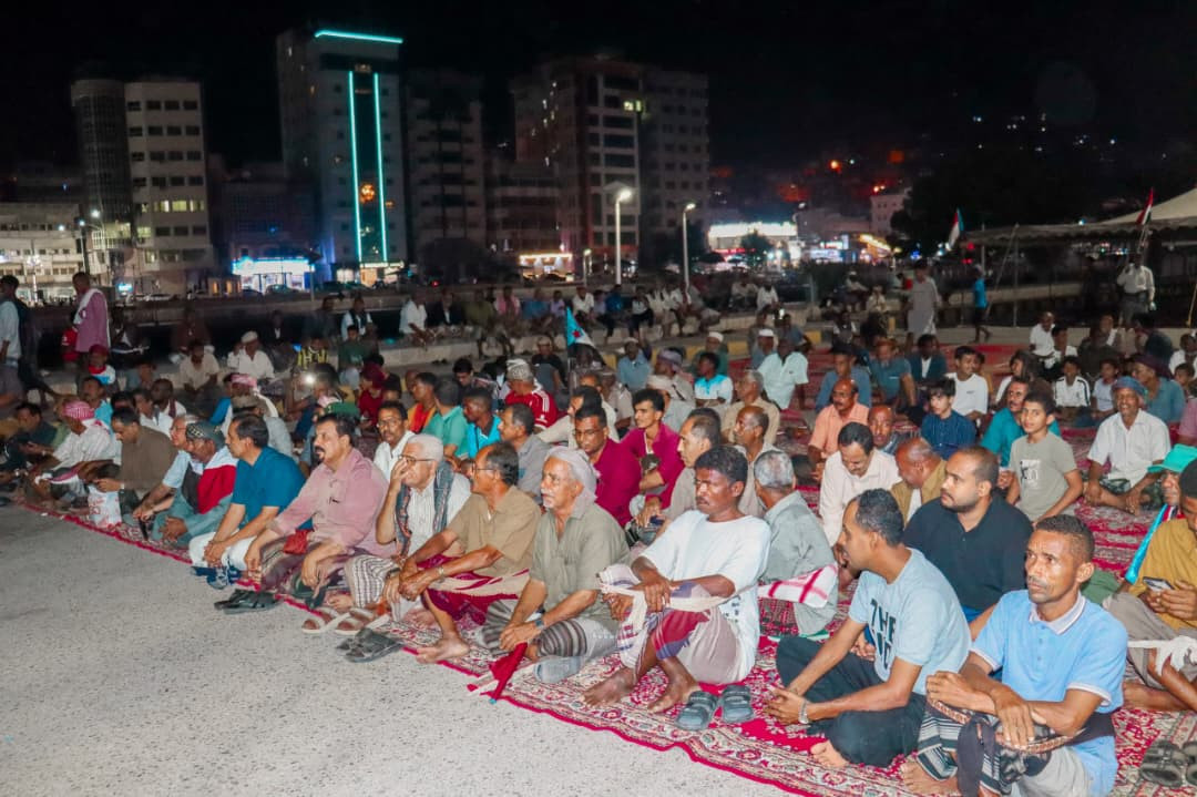 انتقالي حضرموت ينظم محاضرة توعوية في ساحة الاعتصام بالمكلا انتقالي حضرموت ينظم محاضرة توعوية في ساحة الاعتصام بالمكلا