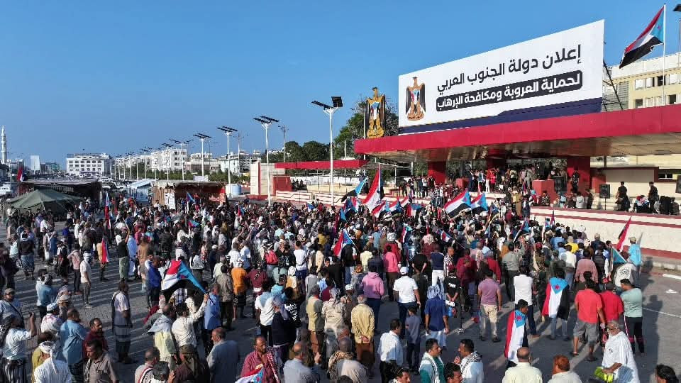 الاعتصام المفتوح.. إرادة شعبية متجددة لترسيخ مشروع استعادة دولة الجنوب العربي الاعتصام المفتوح.. إرادة شعبية متجددة لترسيخ مشروع استعادة دولة الجنوب العربي