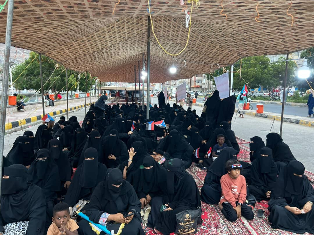 الاعتصام المفتوح.. إرادة شعبية متجددة لترسيخ مشروع استعادة دولة الجنوب العربي الاعتصام المفتوح.. إرادة شعبية متجددة لترسيخ مشروع استعادة دولة الجنوب العربي