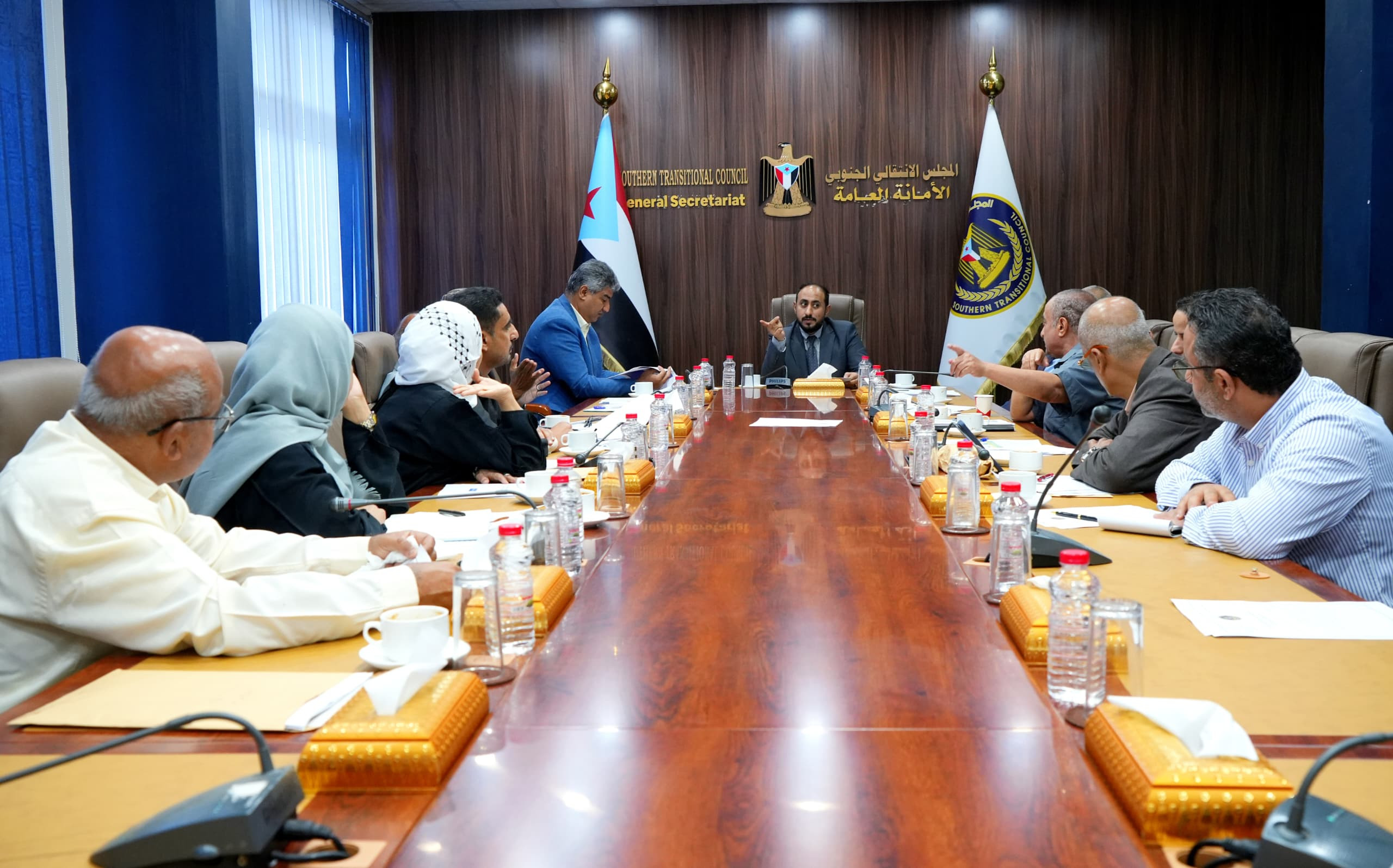الأمانة العامة تناقش أوضاع الإعلام في الجنوب وتناوله لمستجدات الاحداث على الساحة الوطنية الجنوبية الأمانة العامة تناقش أوضاع الإعلام في الجنوب وتناوله لمستجدات الاحداث على الساحة الوطنية الجنوبية