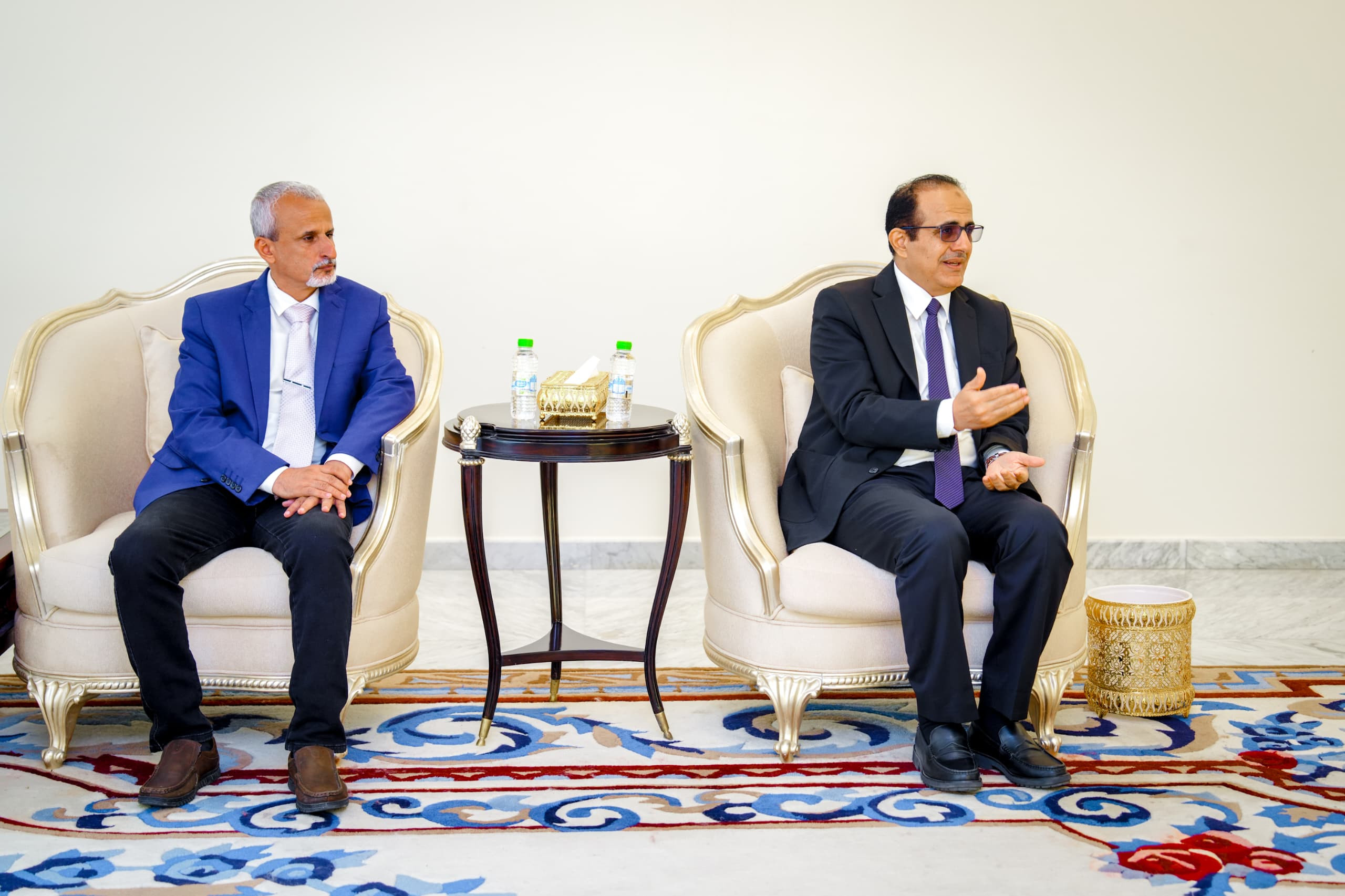 الرئيس الزُبيدي يطّلع على الوضع الصحي العام بالعاصمة عدن والمحافظات المحررة