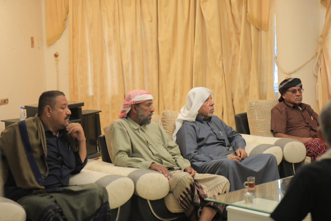 رئيس الجمعية الوطنية يستقبل عددا من مشايخ وأعيان قبيلة آل بن سحاق رئيس الجمعية الوطنية يستقبل عددا من مشايخ وأعيان قبيلة آل بن سحاق