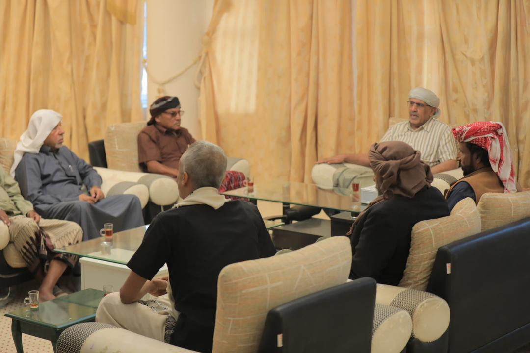 رئيس الجمعية الوطنية يستقبل عددا من مشايخ وأعيان قبيلة آل بن سحاق رئيس الجمعية الوطنية يستقبل عددا من مشايخ وأعيان قبيلة آل بن سحاق