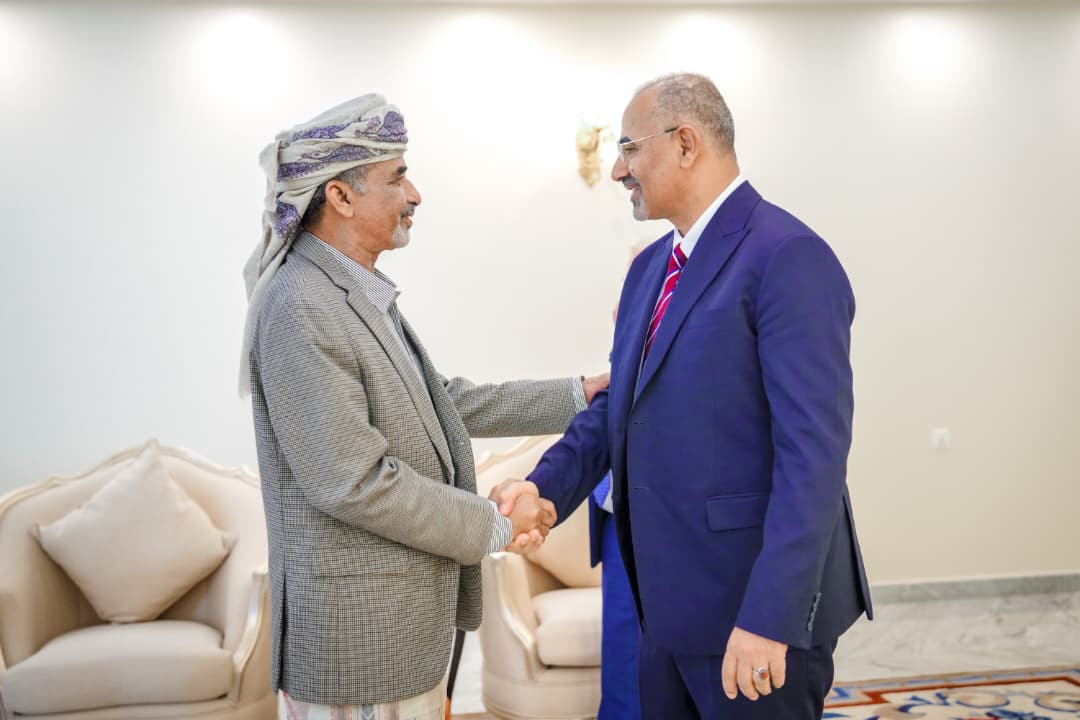 الرئيس الزُبيدي يبحث مع الشيخ البركاني سُبل تضافر الجهود لتعزيز الأمن والاستقرار في المحافظات المحررة الرئيس الزُبيدي يبحث مع الشيخ البركاني سُبل تضافر الجهود لتعزيز الأمن والاستقرار في المحافظات المحررة