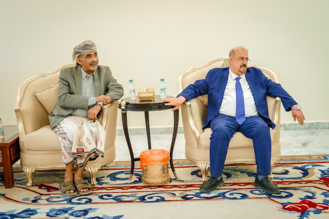 الرئيس الزُبيدي يبحث مع الشيخ البركاني سُبل تضافر الجهود لتعزيز الأمن والاستقرار في المحافظات المحررة الرئيس الزُبيدي يبحث مع الشيخ البركاني سُبل تضافر الجهود لتعزيز الأمن والاستقرار في المحافظات المحررة