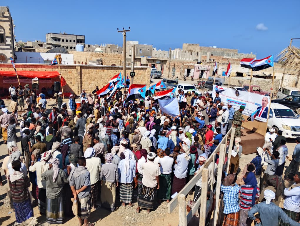 مخيم الاعتصام في سقطرى يستقبل وفدًا من المناطق الوسطى والجنوبية للمطالبة إعلان دولة الجنوب العربي مخيم الاعتصام في سقطرى يستقبل وفدًا من المناطق الوسطى والجنوبية للمطالبة إعلان دولة الجنوب العربي