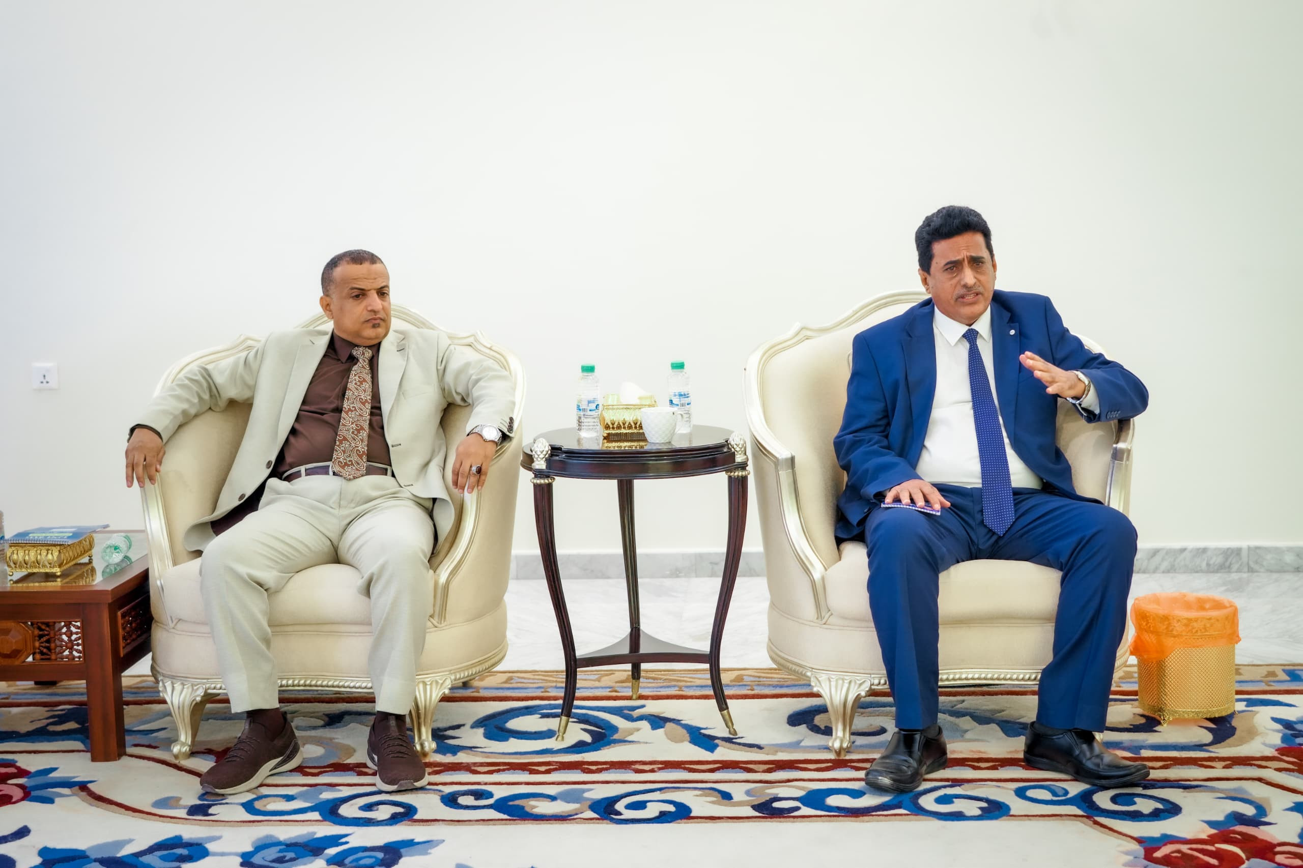 الرئيس الزُبيدي يطّلع على سير عمل الأمانة العامة لمجلس الوزراء الرئيس الزُبيدي يطّلع على سير عمل الأمانة العامة لمجلس الوزراء