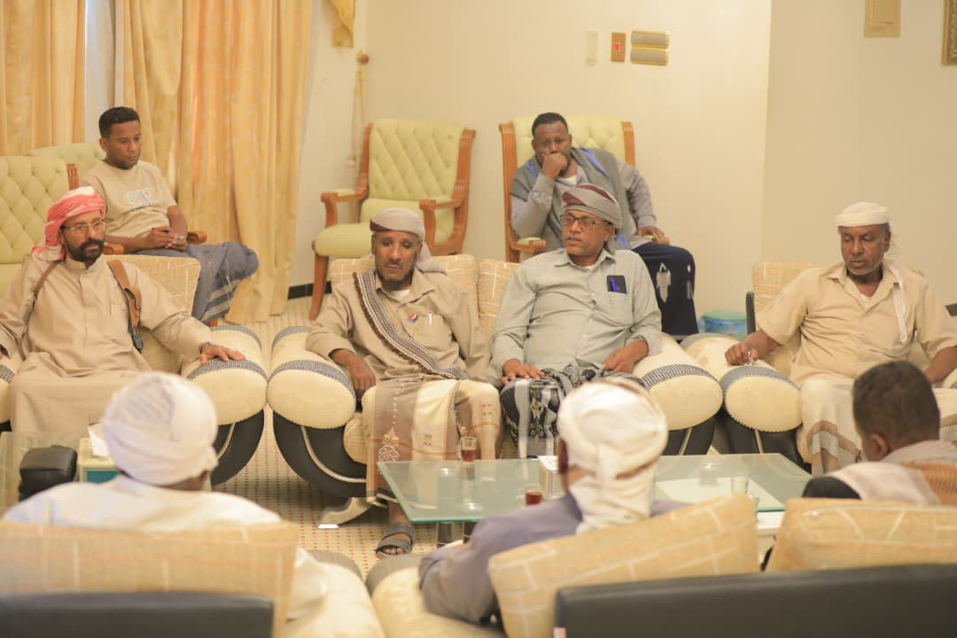 الكثيري يلتقي شيوخ وأعيان قبيلة آل نوبه والبحرية بوادي حضرموت الكثيري يلتقي شيوخ وأعيان قبيلة آل نوبه والبحرية بوادي حضرموت