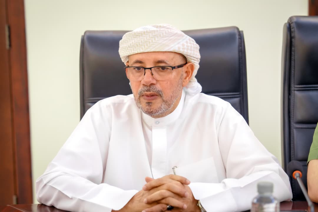 الرئيس الزُبيدي يطّلع على جهود تطبيع الأوضاع وتثبيت دعائم الاستقرار بالمهرة وسقطرى الرئيس الزُبيدي يطّلع على جهود تطبيع الأوضاع وتثبيت دعائم الاستقرار بالمهرة وسقطرى