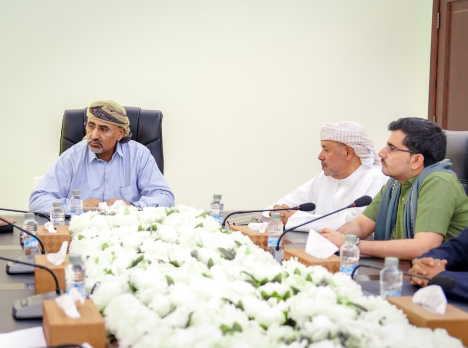 الرئيس الزُبيدي يطّلع على جهود تطبيع الأوضاع وتثبيت دعائم الاستقرار بالمهرة وسقطرى الرئيس الزُبيدي يطّلع على جهود تطبيع الأوضاع وتثبيت دعائم الاستقرار بالمهرة وسقطرى