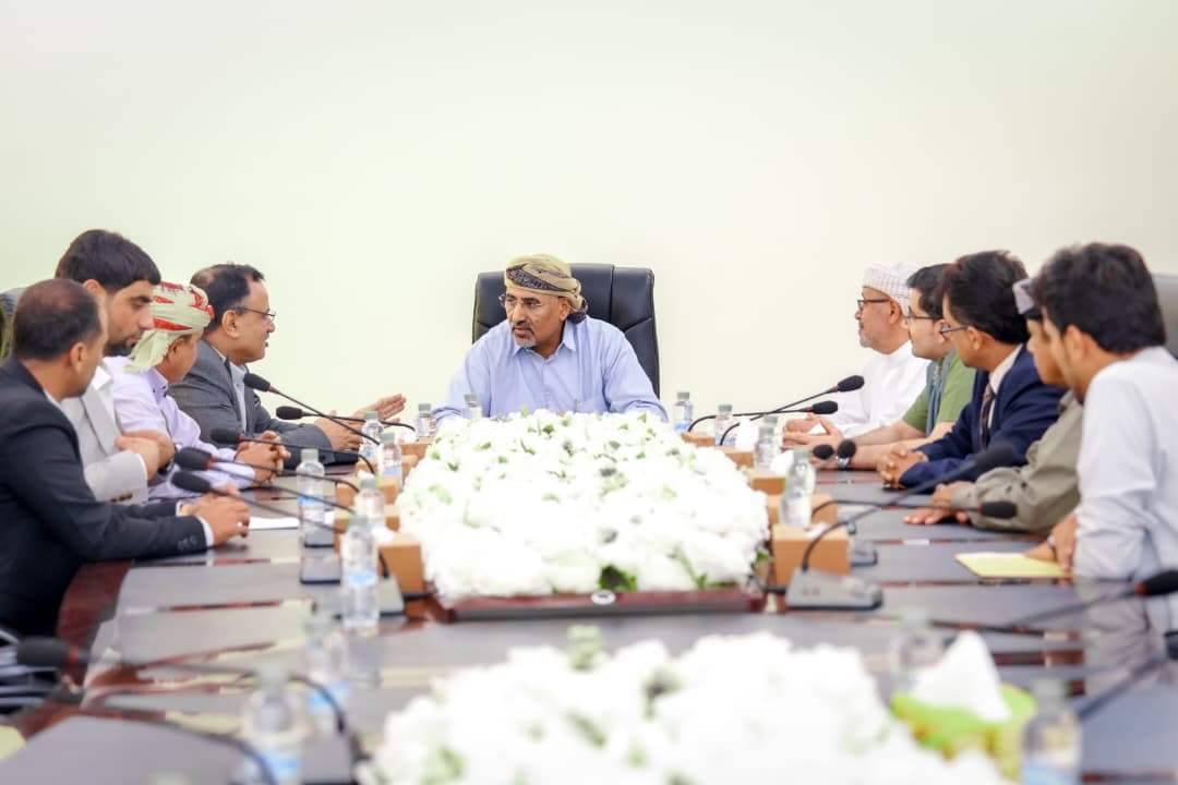 الرئيس الزُبيدي يطّلع على جهود تطبيع الأوضاع وتثبيت دعائم الاستقرار بالمهرة وسقطرى الرئيس الزُبيدي يطّلع على جهود تطبيع الأوضاع وتثبيت دعائم الاستقرار بالمهرة وسقطرى