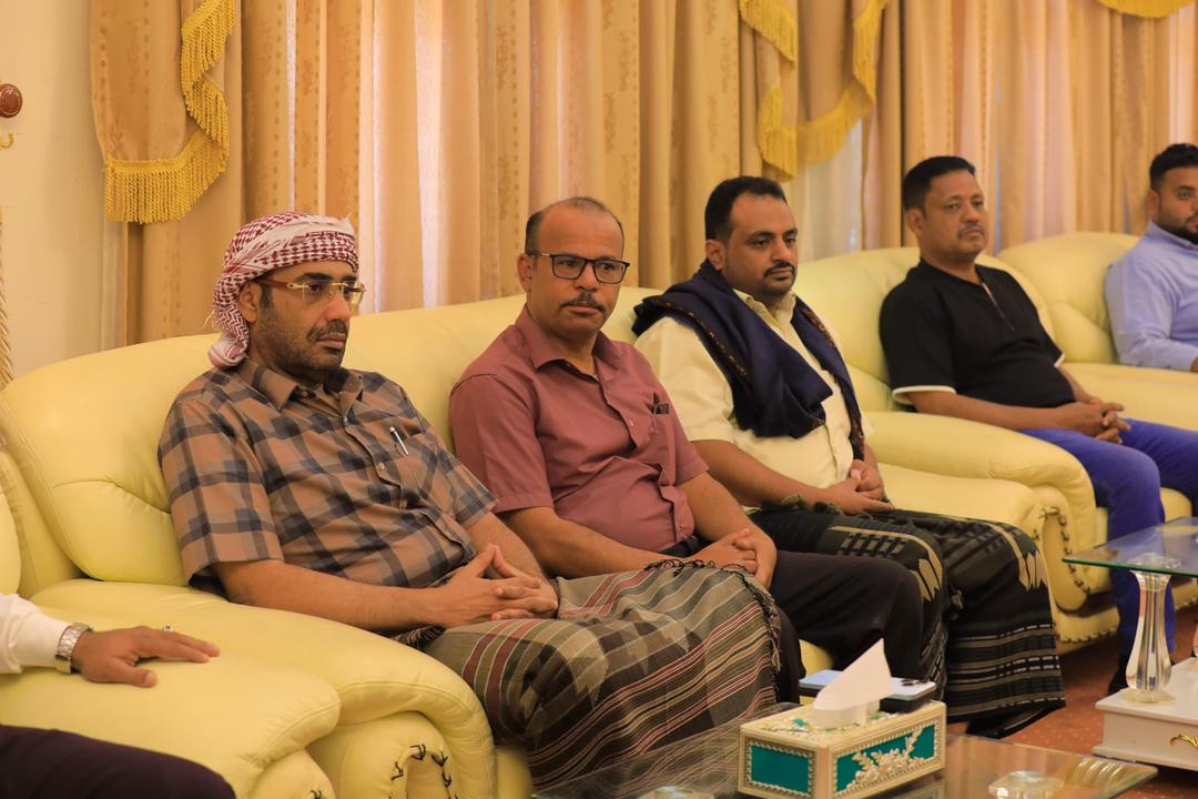 رئيس الجمعية الوطنية يلتقي قيادة فرع نادي القضاة الجنوبي بوادي حضرموت رئيس الجمعية الوطنية يلتقي قيادة فرع نادي القضاة الجنوبي بوادي حضرموت