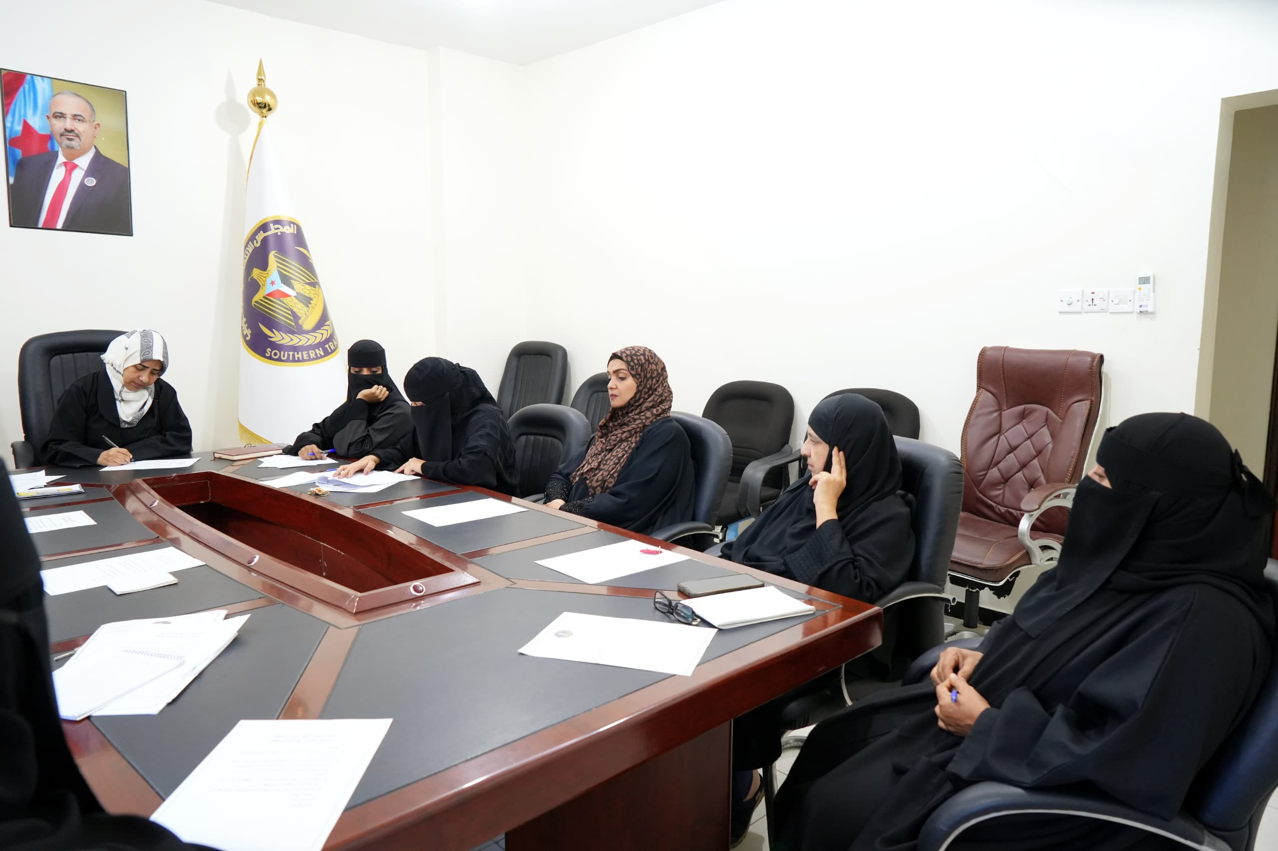هيئة المرأة والطفل تشيد بالحضور والمشاركة المميزة للمرأة الجنوبية في مخيمات الاعتصام هيئة المرأة والطفل تشيد بالحضور والمشاركة المميزة للمرأة الجنوبية في مخيمات الاعتصام