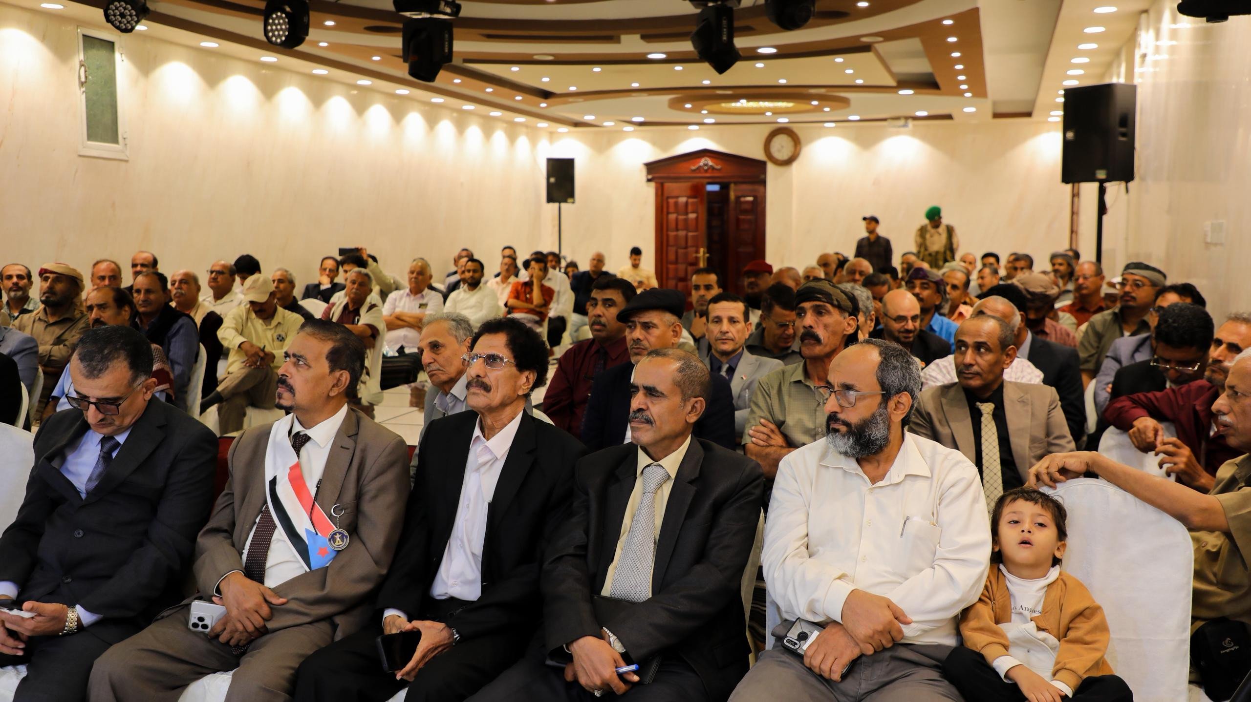 فريق التوجيه والرقابة الرئاسي يلتقي نخبة من المكونات والشخصيات السياسية في العاصمة عدن فريق التوجيه والرقابة الرئاسي يلتقي نخبة من المكونات والشخصيات السياسية في العاصمة عدن