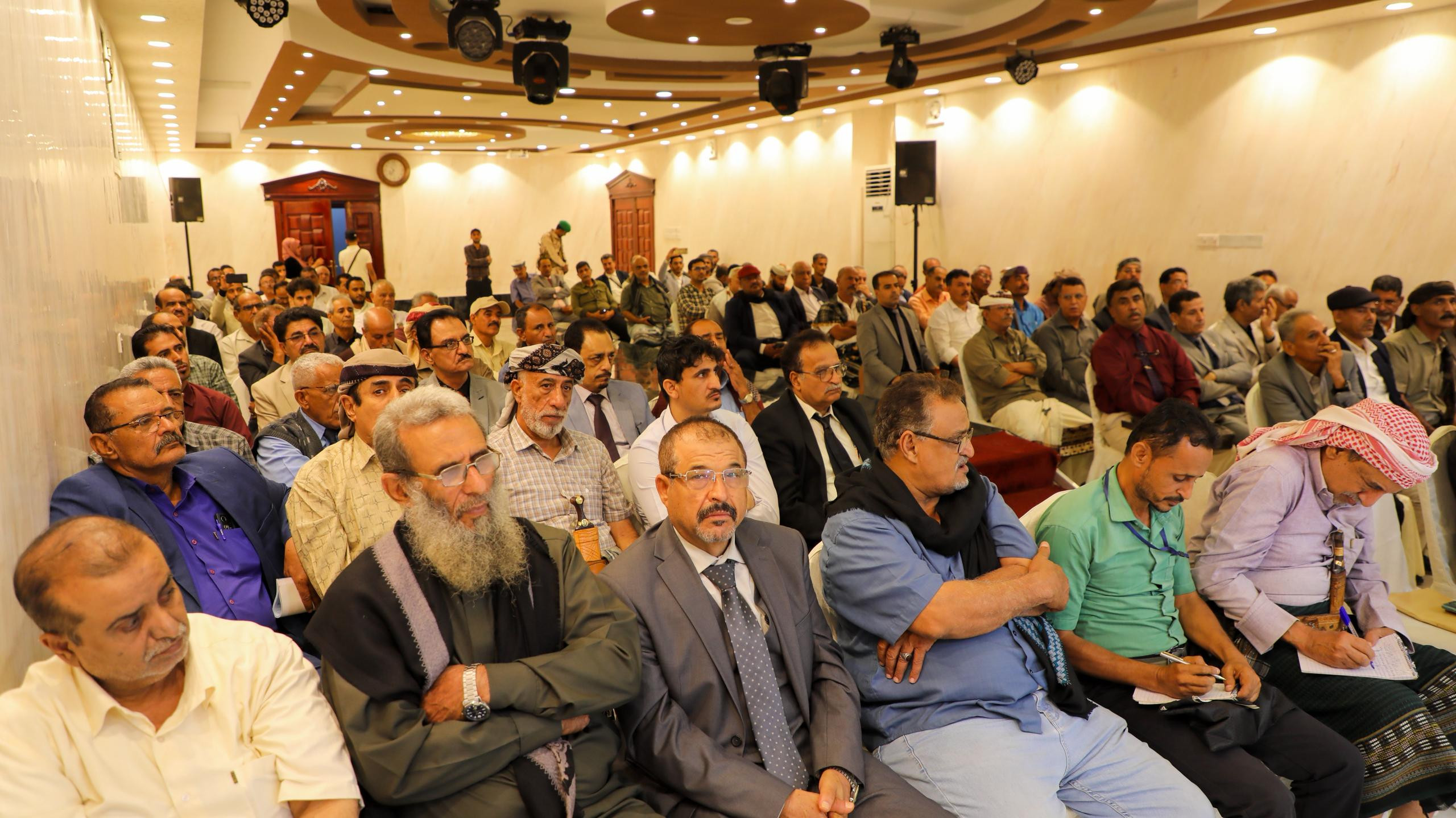 فريق التوجيه والرقابة الرئاسي يلتقي نخبة من المكونات والشخصيات السياسية في العاصمة عدن فريق التوجيه والرقابة الرئاسي يلتقي نخبة من المكونات والشخصيات السياسية في العاصمة عدن