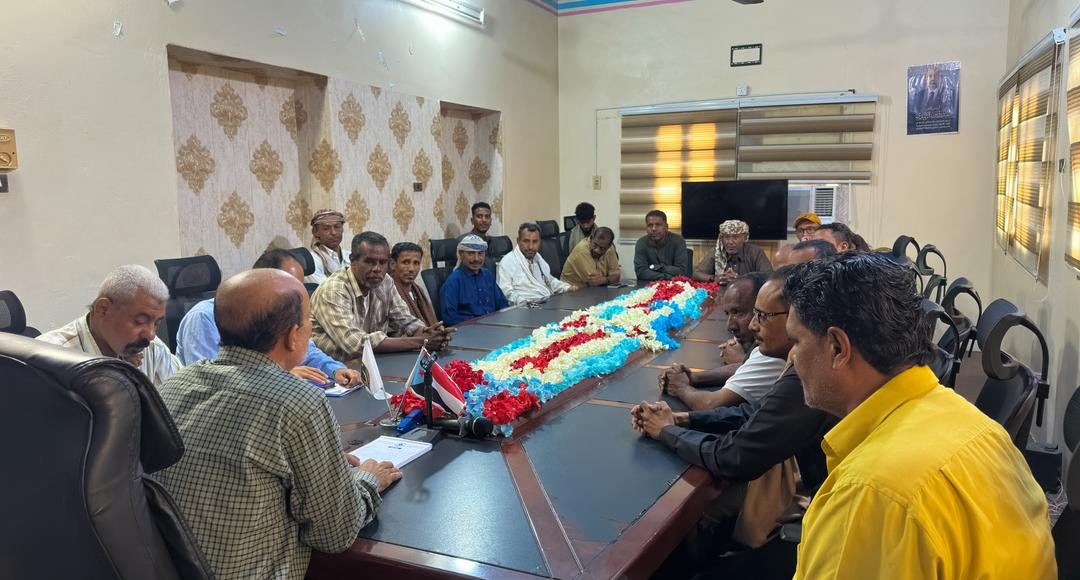 منسقية الانتقالي بجامعة حضرموت تعقد اجتماعا بالطاقم الإداري للجامعة منسقية الانتقالي بجامعة حضرموت تعقد اجتماعا بالطاقم الإداري للجامعة