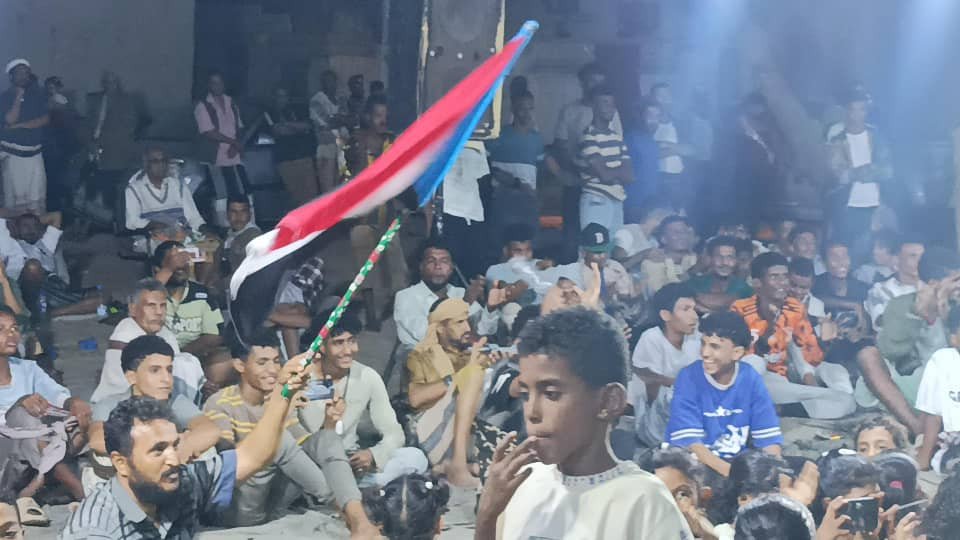 انتقالي الحوطة ينظم أمسية فنية بمخيم الاعتصام المفتوح في لحج انتقالي الحوطة ينظم أمسية فنية بمخيم الاعتصام المفتوح في لحج