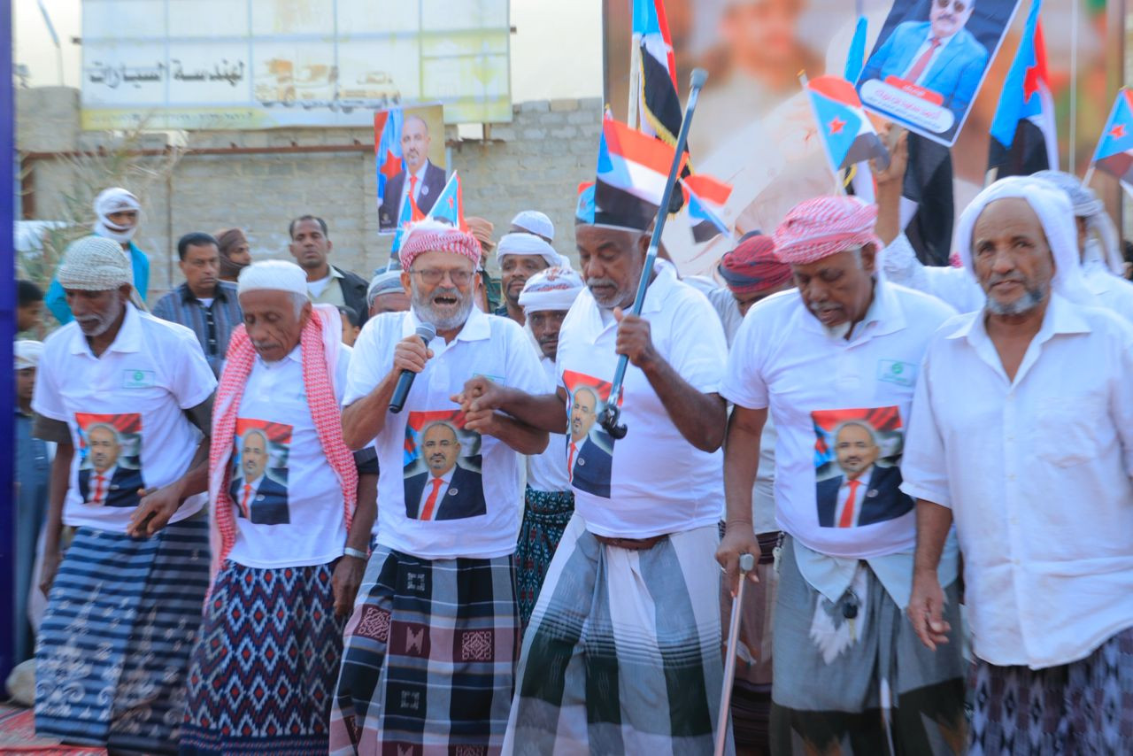 حفل كرنفالي جماهيري في ساحة الاعتصام المفتوح بسيئون حفل كرنفالي جماهيري في ساحة الاعتصام المفتوح بسيئون