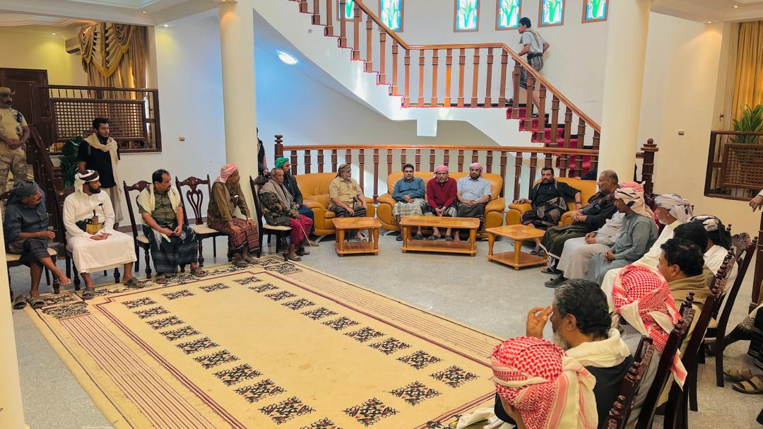 رئيس الجمعية الوطنية يستقبل مشايخ ووجهاء مديرية عمد رئيس الجمعية الوطنية يستقبل مشايخ ووجهاء مديرية عمد