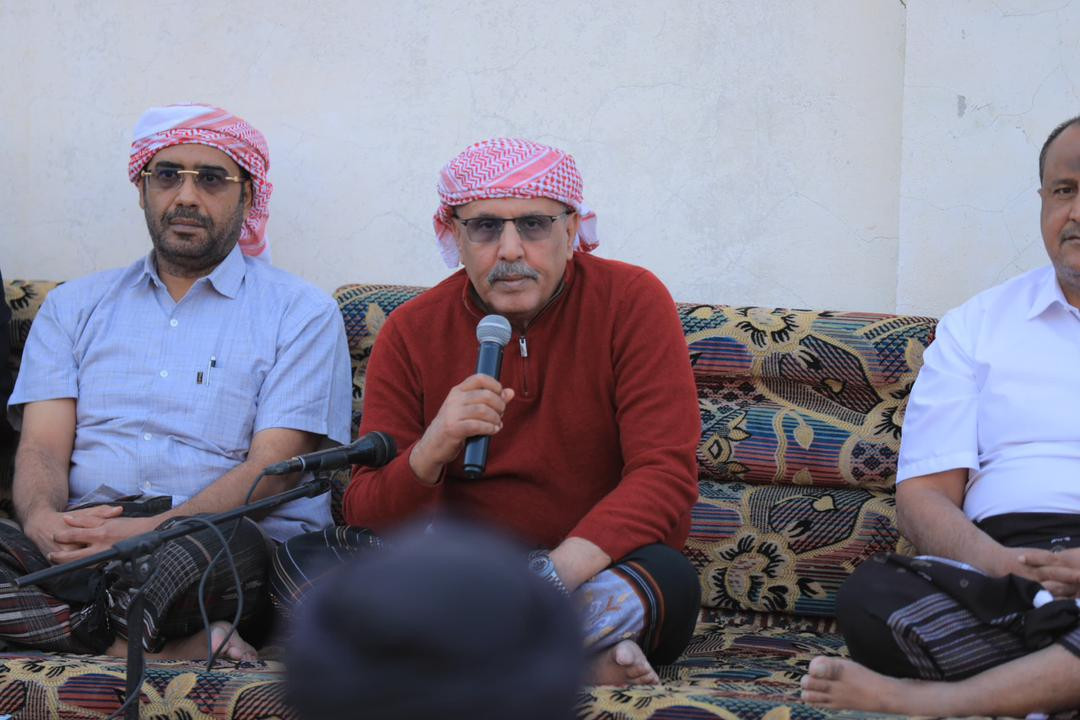 الكثيري يعقد لقاءً مع الإعلاميين والصحفيين وناشطي مواقع التواصل الاجتماعي بوادي حضرموت الكثيري يعقد لقاءً مع الإعلاميين والصحفيين وناشطي مواقع التواصل الاجتماعي بوادي حضرموت