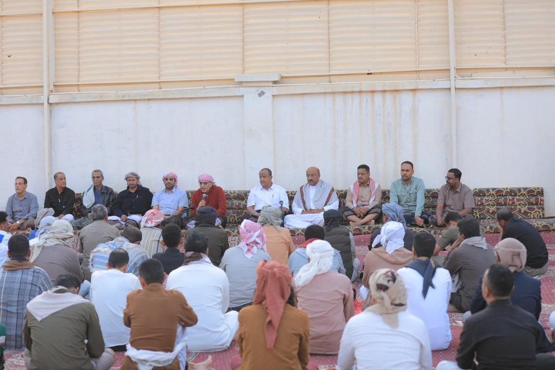 الكثيري يعقد لقاءً مع الإعلاميين والصحفيين وناشطي مواقع التواصل الاجتماعي بوادي حضرموت الكثيري يعقد لقاءً مع الإعلاميين والصحفيين وناشطي مواقع التواصل الاجتماعي بوادي حضرموت
