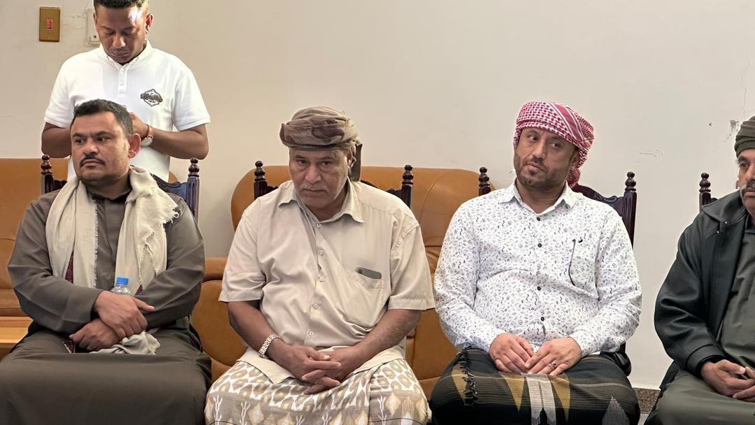 رئيس الجمعية الوطنية يلتقي وفد قبيلة آل الزبيدي بوادي حضرموت رئيس الجمعية الوطنية يلتقي وفد قبيلة آل الزبيدي بوادي حضرموت