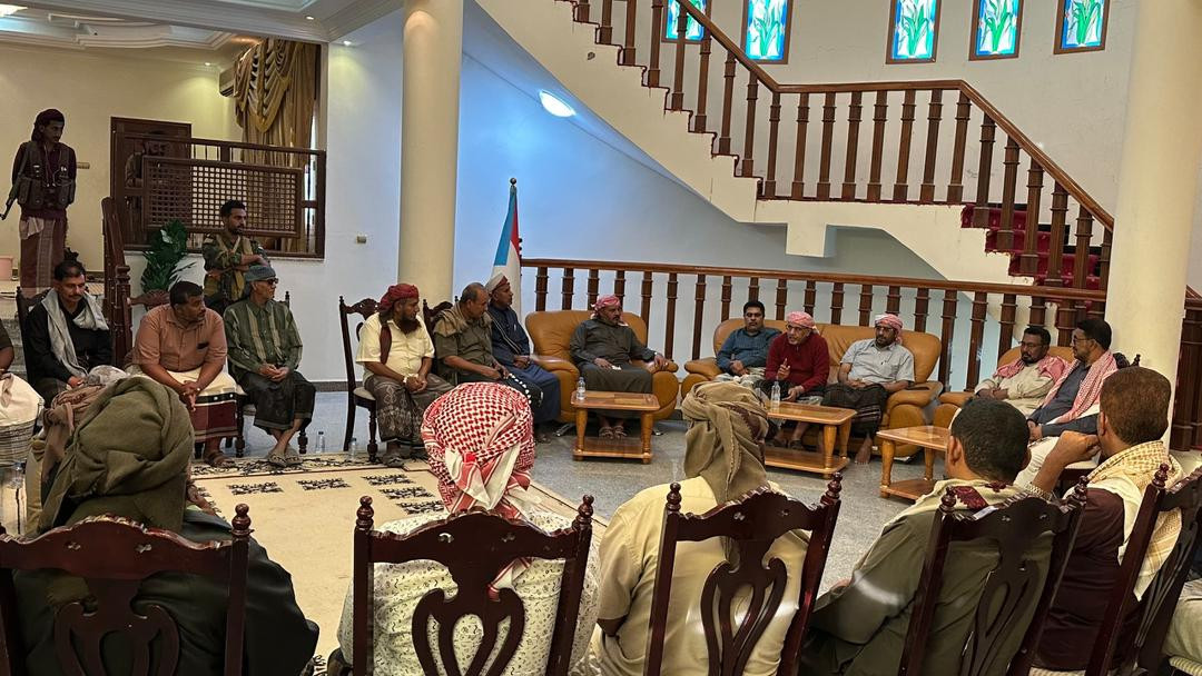 رئيس الجمعية الوطنية يلتقي وفد قبيلة آل الزبيدي بوادي حضرموت رئيس الجمعية الوطنية يلتقي وفد قبيلة آل الزبيدي بوادي حضرموت