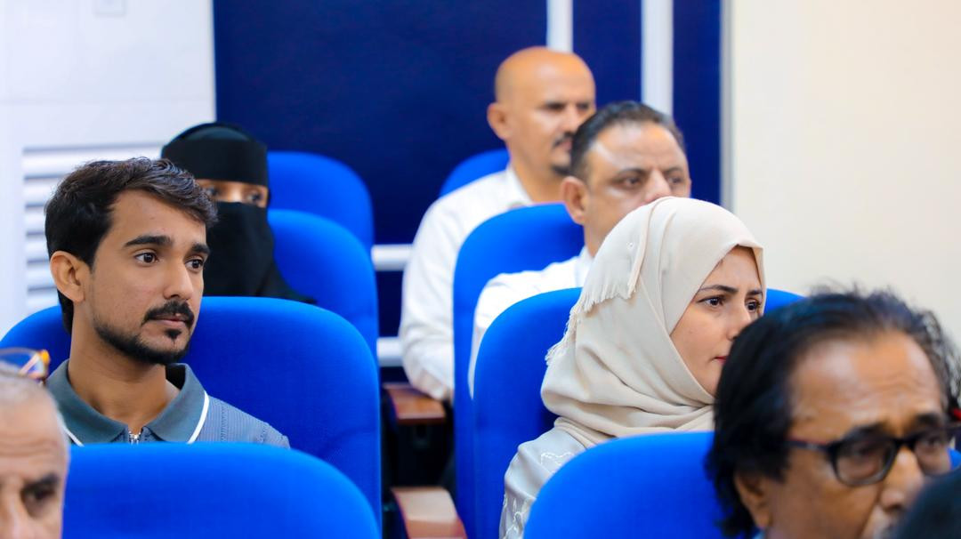 المجلس الانتقالي ينظم محاضرة بعنوان "مهارات القيادة العُليا وصناعة الدولة الحديثة" المجلس الانتقالي ينظم محاضرة بعنوان "مهارات القيادة العُليا وصناعة الدولة الحديثة"