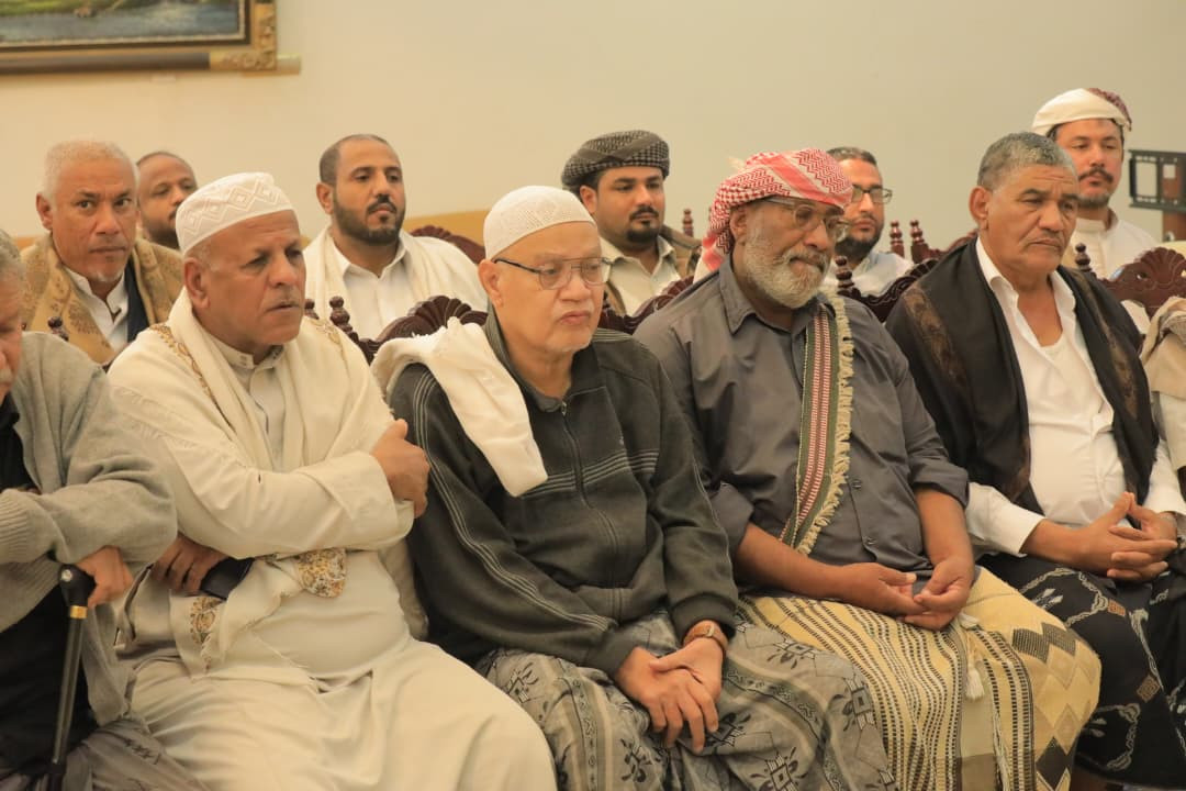 رئيس الجمعية الوطنية يلتقي مقادمة دلل شبام القديمة بسيئون رئيس الجمعية الوطنية يلتقي مقادمة دلل شبام القديمة بسيئون