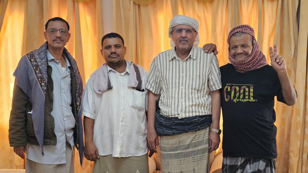 الكثيري يلتقي المناضل مرزوق طالب ويشيد بدوره النضالي الكثيري يلتقي المناضل مرزوق طالب ويشيد بدوره النضالي